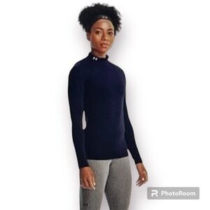 Under Armour Mock Turtleneck Long Sleeve Shirt  Size: Small